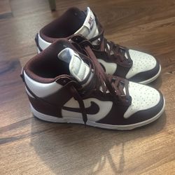 Nike Wmns Dunk High 'Burgundy Crush' Size 8