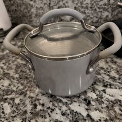 Cook's Essentials 1 1/2 qt pot