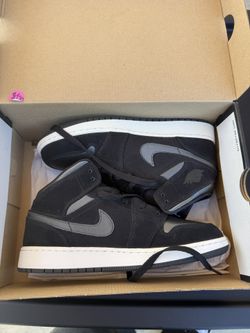 Air Jordan 1 mid Size 6.5 Youth