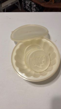 Vintage Tupperware jell mold and bowl w lid