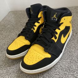 SIZE 11 - Jordan 1 Retro Mid “New Love” (2017)