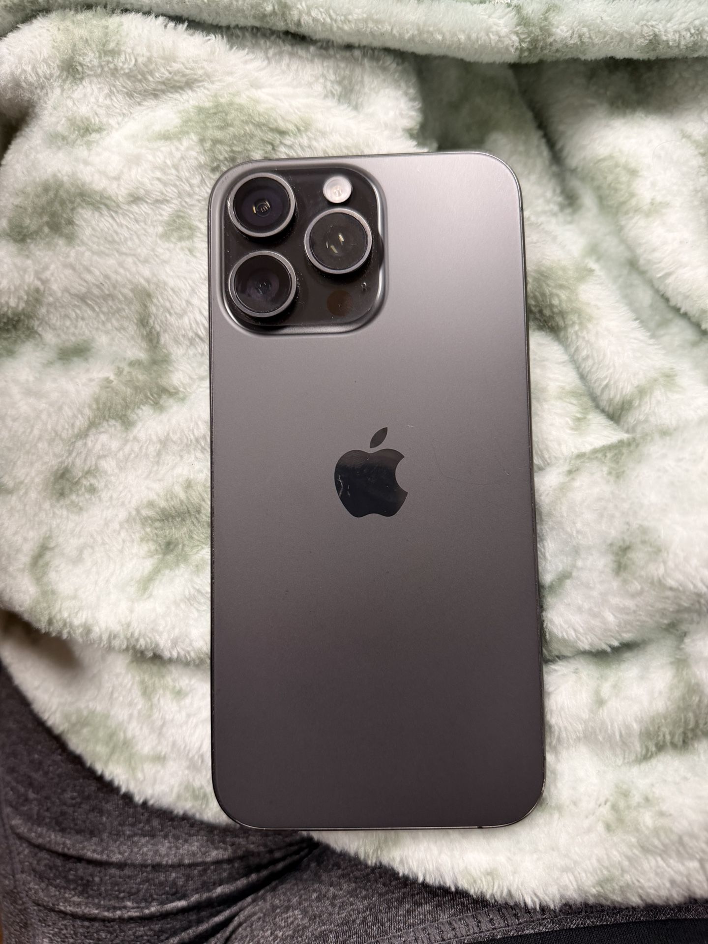 iPhone 15 Pro Max