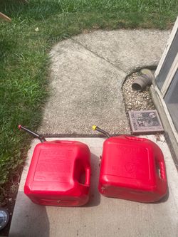 2 x 5 Gallon gas cans