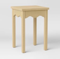 Room essentials wavy accent side table