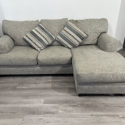 Couch With Reversible Chaise