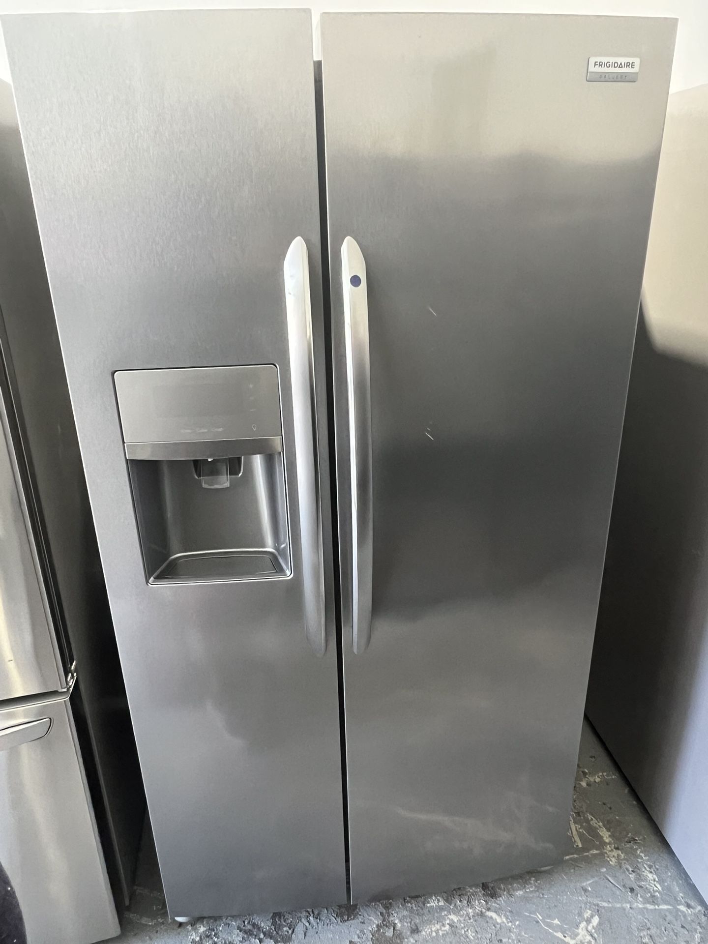 Frigidaire Side By Side Stainless Steel 
