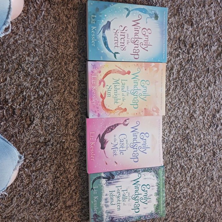 4 Emily Windsnap Books Asking $10 Each All For $30 Cash Must Pick Up Broadway And APACHE BUCKEYE AZ CASH ONLY PLS THANKS Check Out My Page All Types
