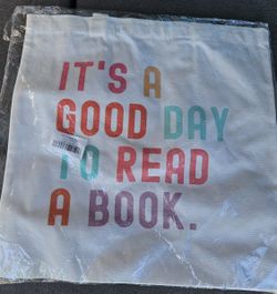 Brand new Canvas Tote bag "It's a good day to read a book"