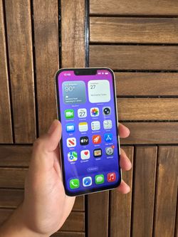 iPhone 13 (White)