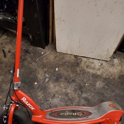 Razor Electric Power E100 Kids scooter.
