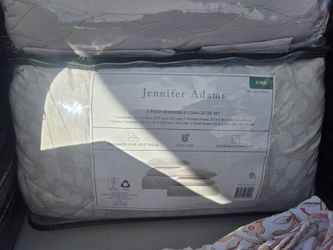 Jennifer Adams King Size (6 Piece Reversible Comforter Set