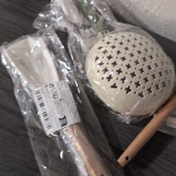 KITCHEN UTENSILS  REDUCED!! 