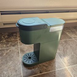 Keurig K-Mini Single Serve K-Cup Pod Coffee Maker, 6 to 12oz Brew size, with Cord Storage, Perfect for Small Spaces, Evergreen