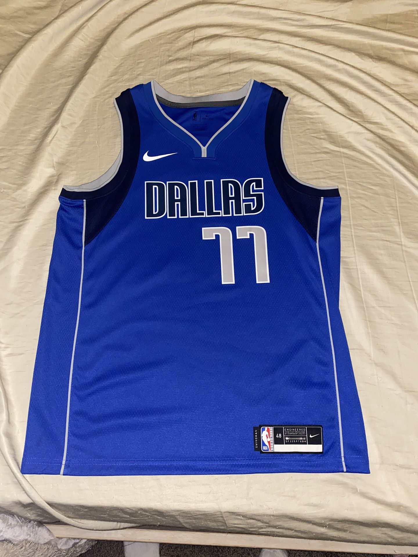 Dallas Doncic Jersey #77