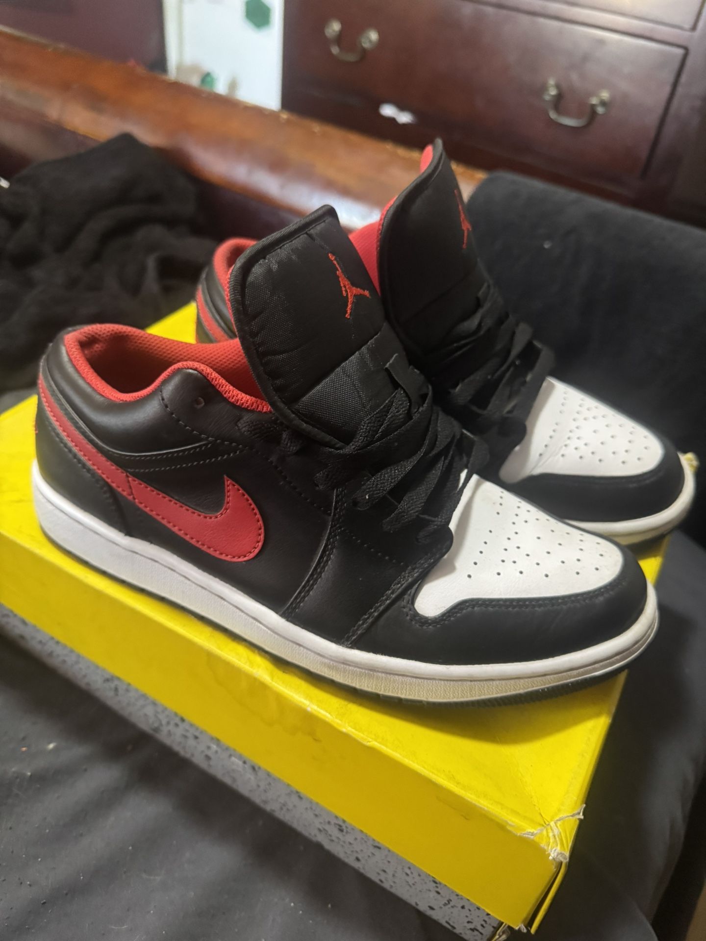 Jordan 1 Low White Toe