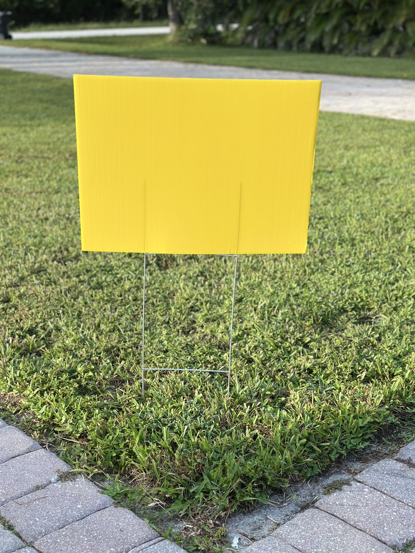 20 (24” X 18”) Yellow Yard Signs with 48 Metal H-Stakes – Great for Real Estate, Events, or Business Promotions