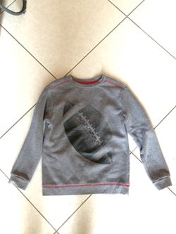 Boys sweat shirt size: 6/7