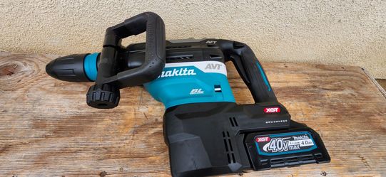 Makita Rotary Hammer 40v avt tool battery 4ah good Condition