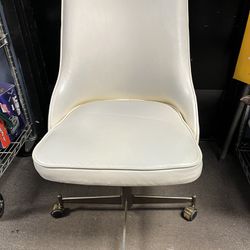 Vintage Stoneville Furniture North Carolina Vinyl Upholstered MCM Swivel Dining Chair. Accent Chair