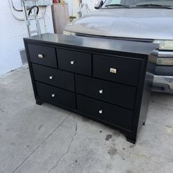 7 Drawer Black Dresser !