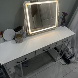 Desk With Detachable Vanity Mirror