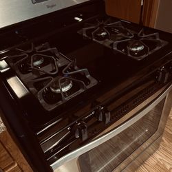 WHIRPOOL 30” STOVE OVEN STAINLESS STEEL WITH BLACK TRIM EXCELLENT CONDITION