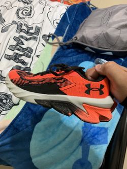 Boys UnderArmour Shoes 4.5