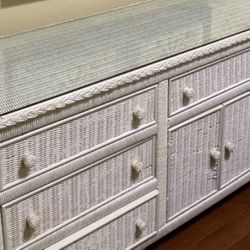 Girls Wicker Bedroom Set Seven PieceS-King Size Luxury Saatva- King Size Tempur-Pedic-King Size Simmons Beautyrest Black c class-kng frame