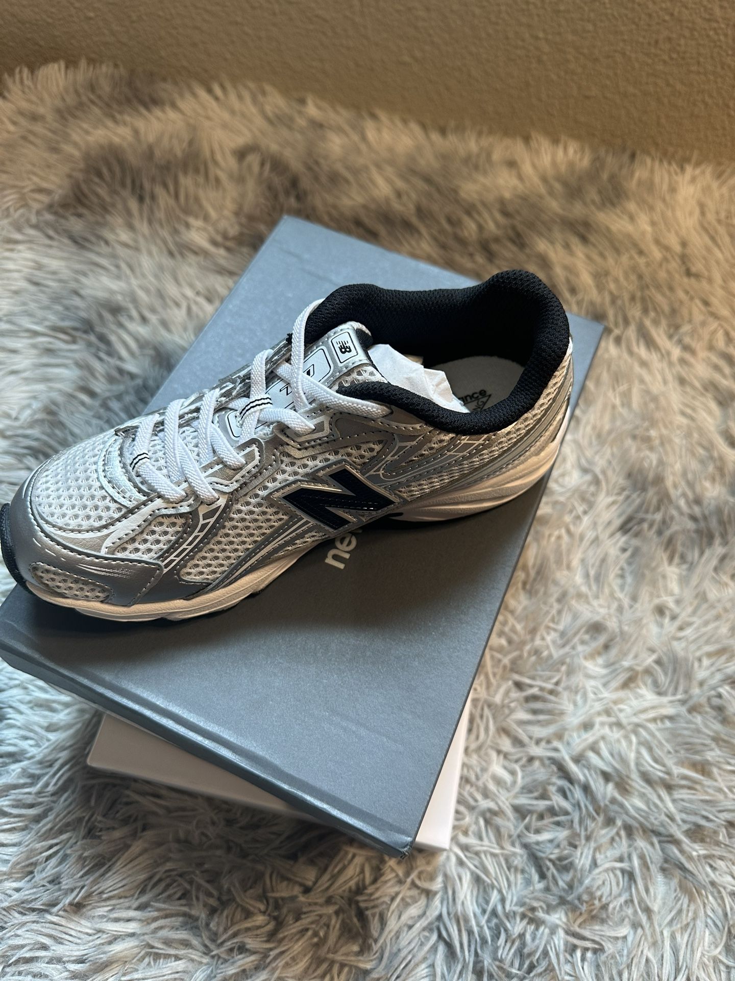 New Balance Tennis Shoes