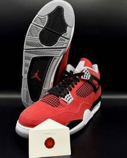 Red Retro Jordan 4’s (9.5)