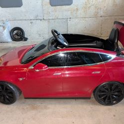 Tesla Model S for Kids (Radio Flyer) 