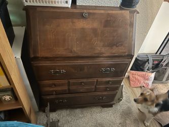 Dresser secretary