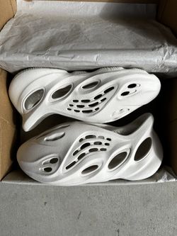 reconditioned adidas yeezy foam RNNR “ararat” men’s size 10