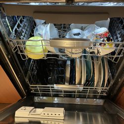 Dishwasher Midea 24 in. Ultra-Quiet Dishwasher , 3 Wash Zones in Stainless Steel, 45 DBA 