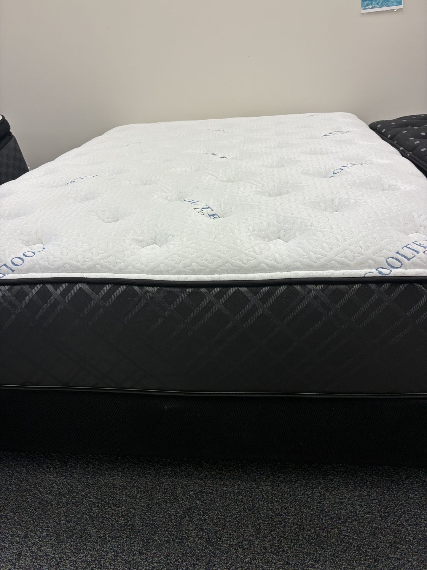 Luxury Mattress Sale!! Top Brands Save 50% Off Retail Prices ⬇️⬇️⬇️