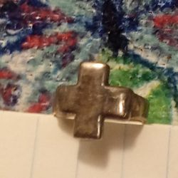 .925 silver cross ring, a popular style of religious jewelry