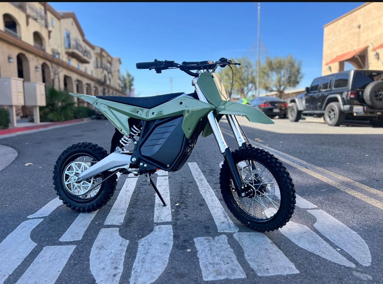 Yellow Rtr Lite ETM RTR LITE for Sale in San Bernardino, CA - OfferUp