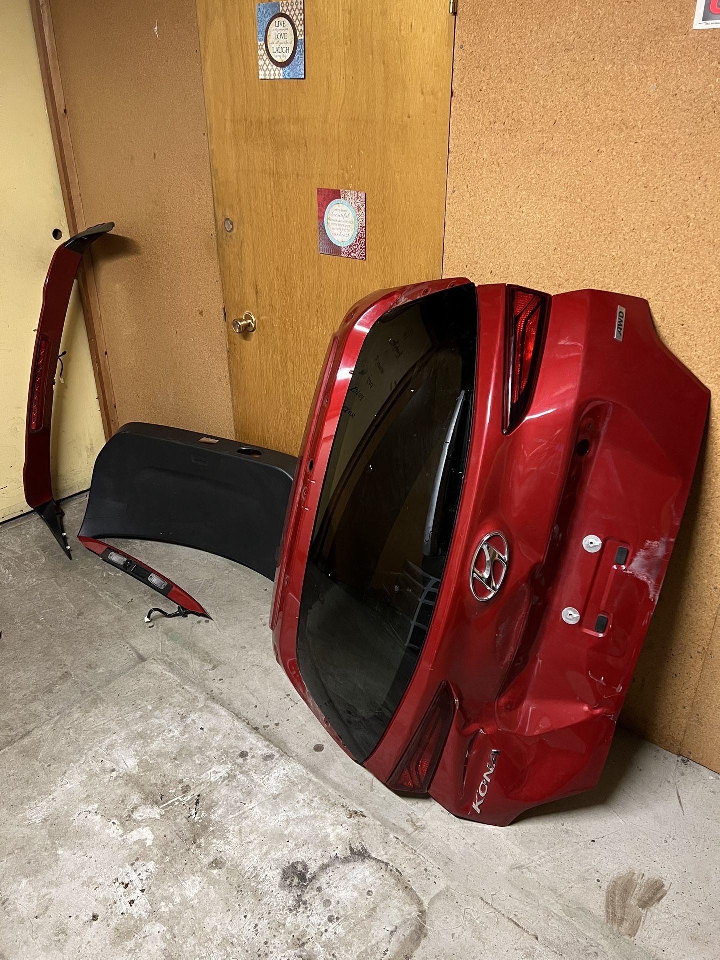 Free!!! Trunk after an accident Hyundai Kona 2021