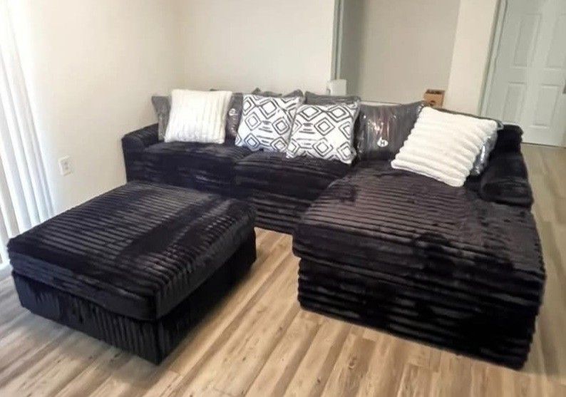 Brand New/ Black Sectional, Seccional, Couch// Delivery Available