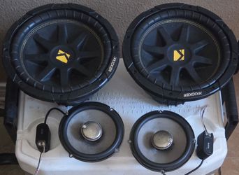 2 Kicker Comp 10 in speakers with 2  6in infinity speakers.