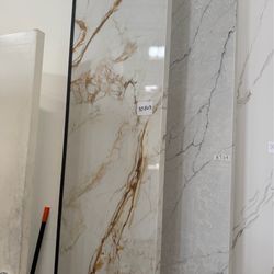 Prefabricated quartz & granite Countertops with a free backsplash