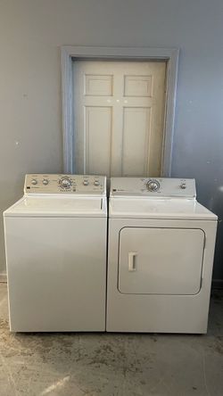Maytag set washer and dryer. Large capacity. Everything works perfectly
