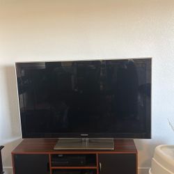55 Inch Samsung Tv With Power Cord And Remote