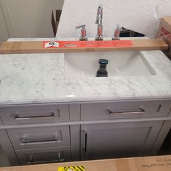 36 in Bathroom Vanity &faucet 