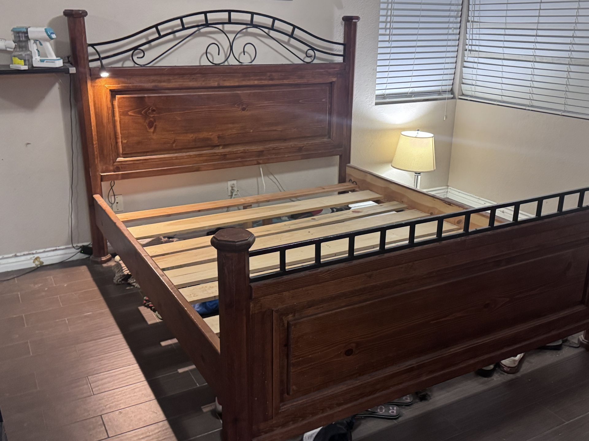 California King - Bed Frame & Headboard 