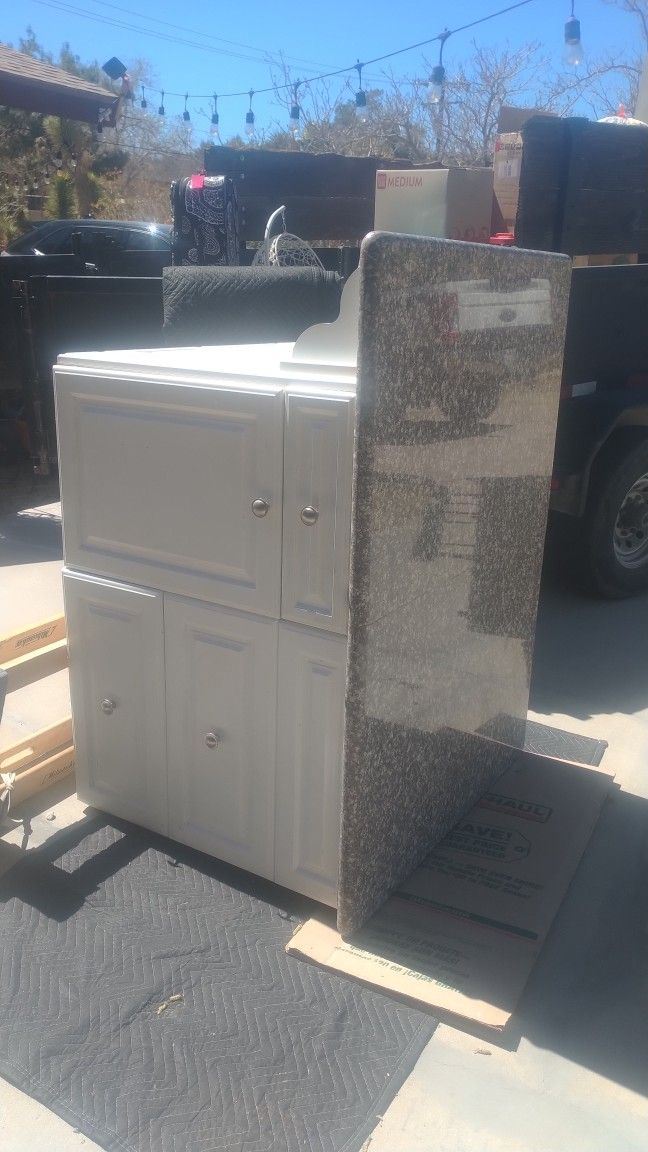 Granite Countertop Island 