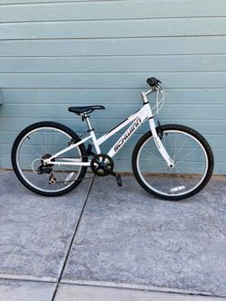 SCHWINN FRONTIER YOUTH BIKE 24” Wheels