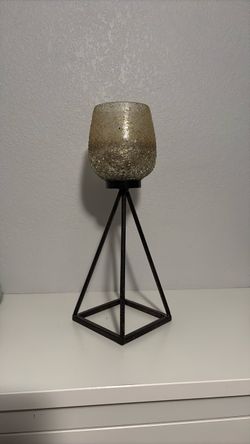 Metal candle holder
