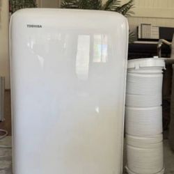 toshiba 8000 btu portable AC & remote control