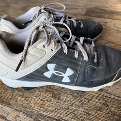 Under Armour Cleats Size 5 Small Adult Or Large Kid